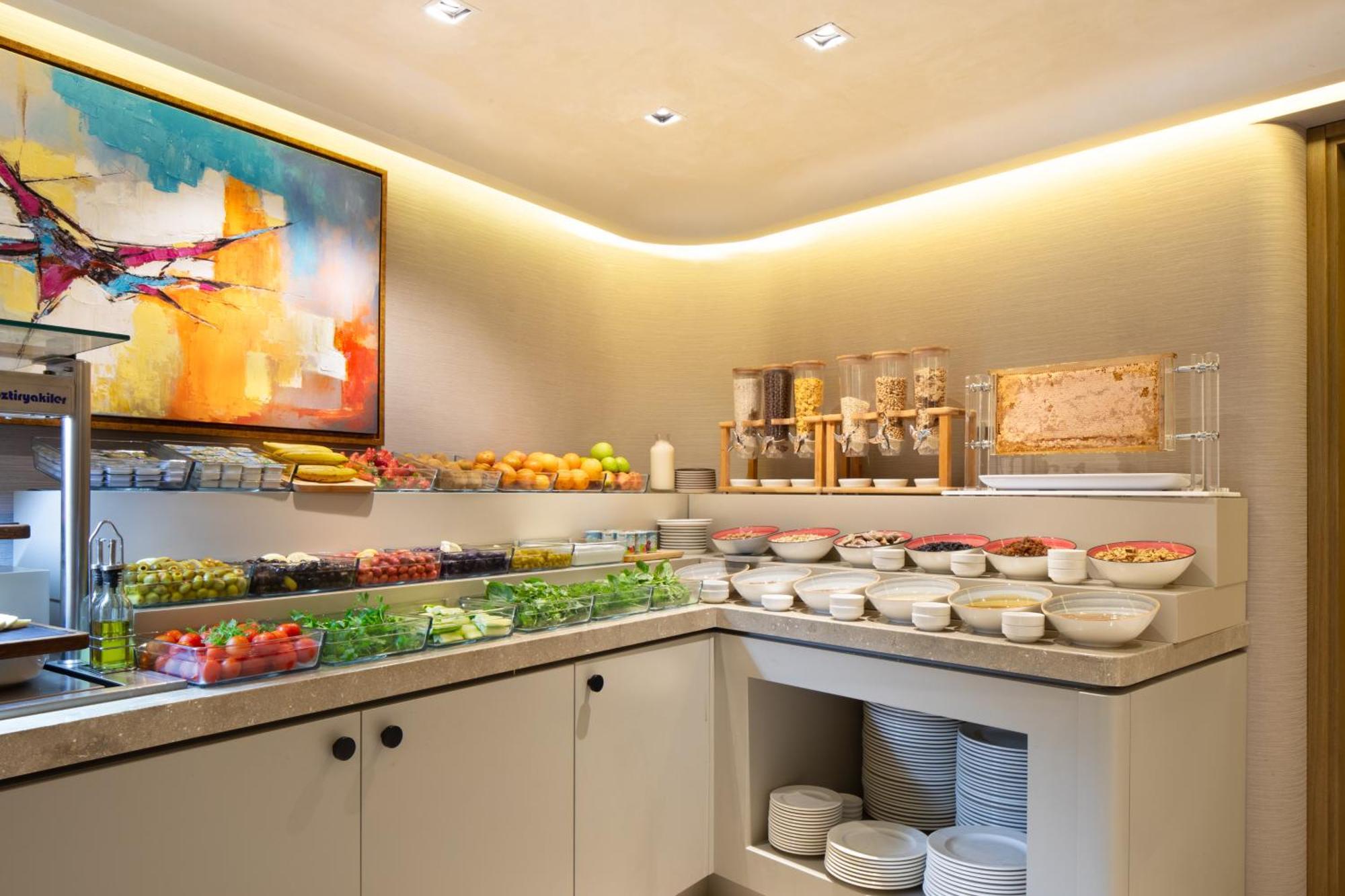 Bentley Hotel Old City-Special Class 伊斯坦布尔 外观 照片 A buffet at a hotel