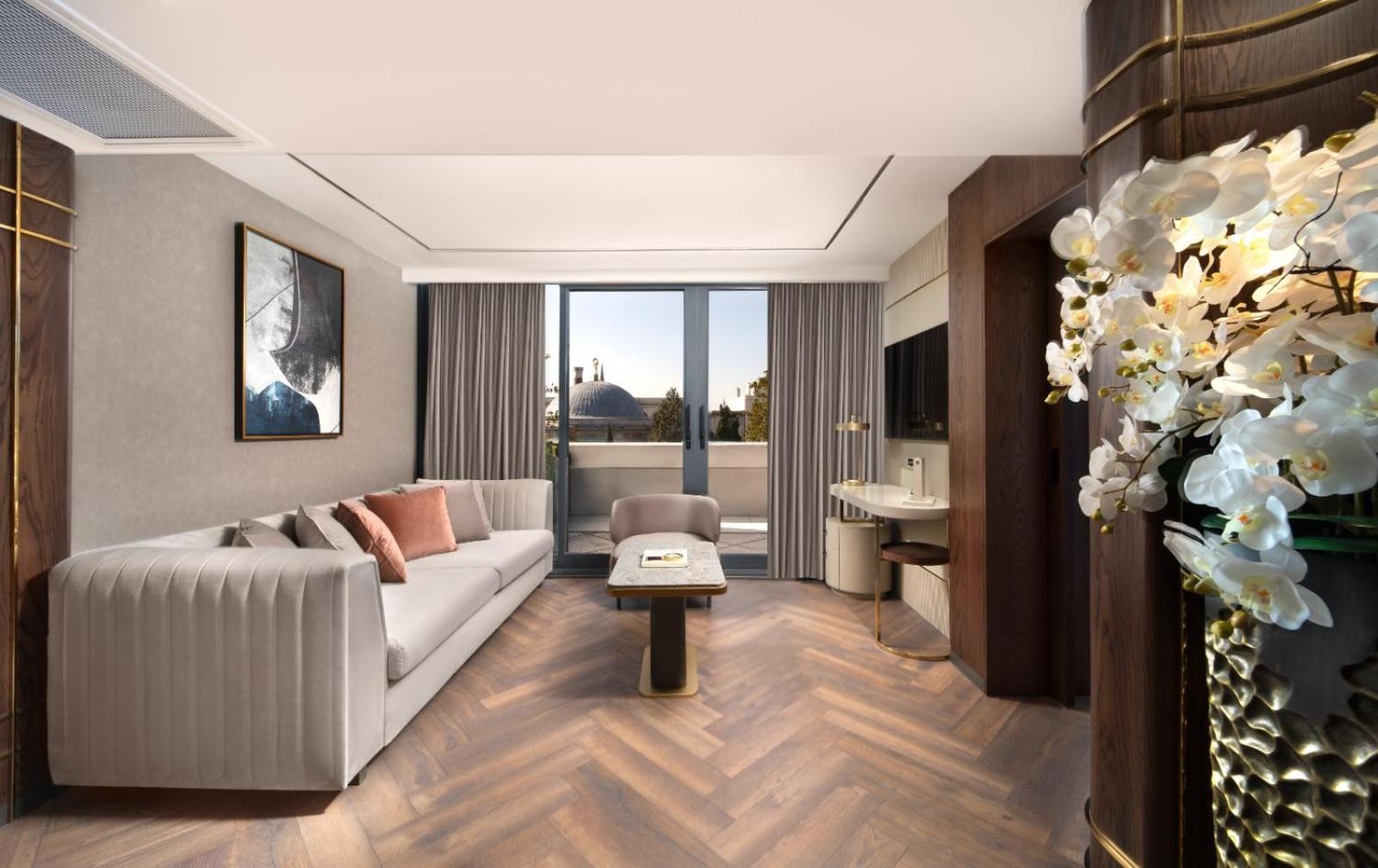 Bentley Hotel Old City-Special Class 伊斯坦布尔 外观 照片 The interior of a suite at The London West End